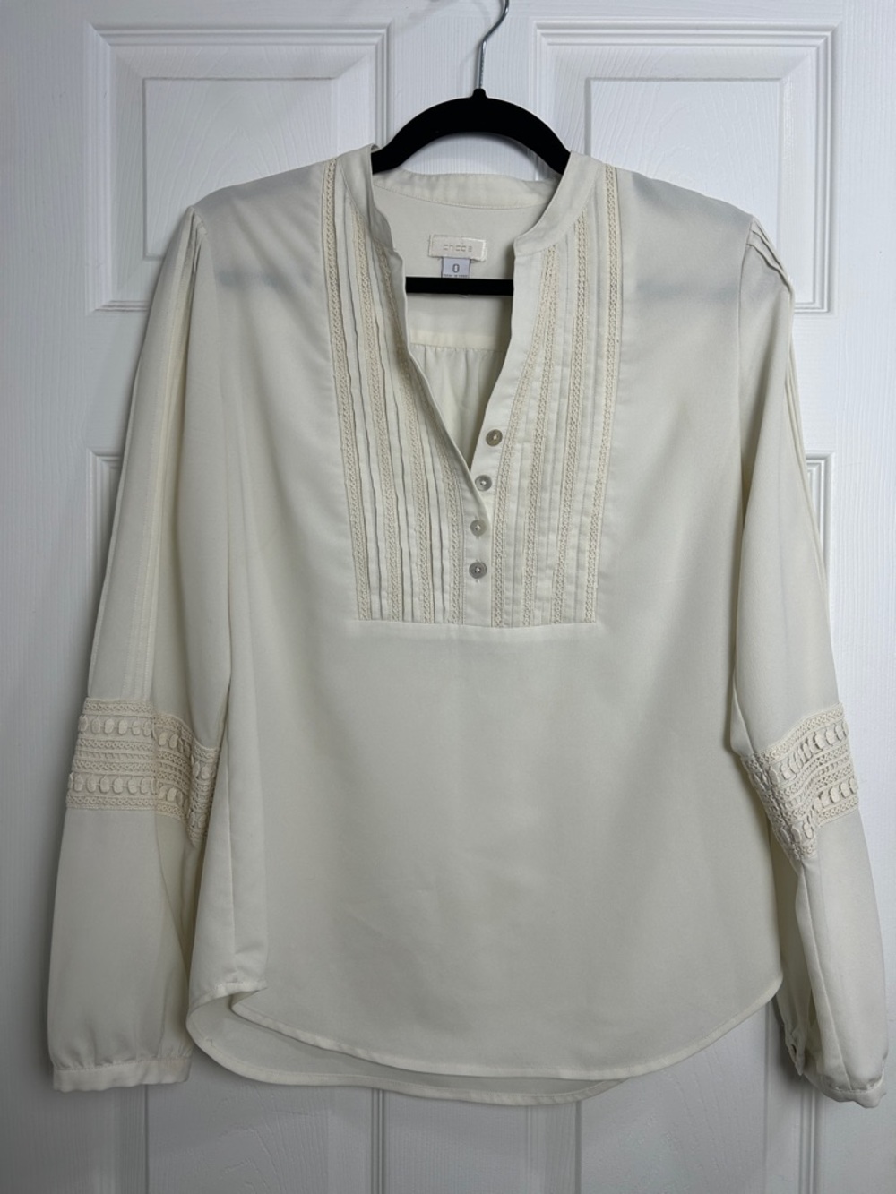 Chico’s Cream Lace-Accent Mandarin Collar Pleated Blouse
